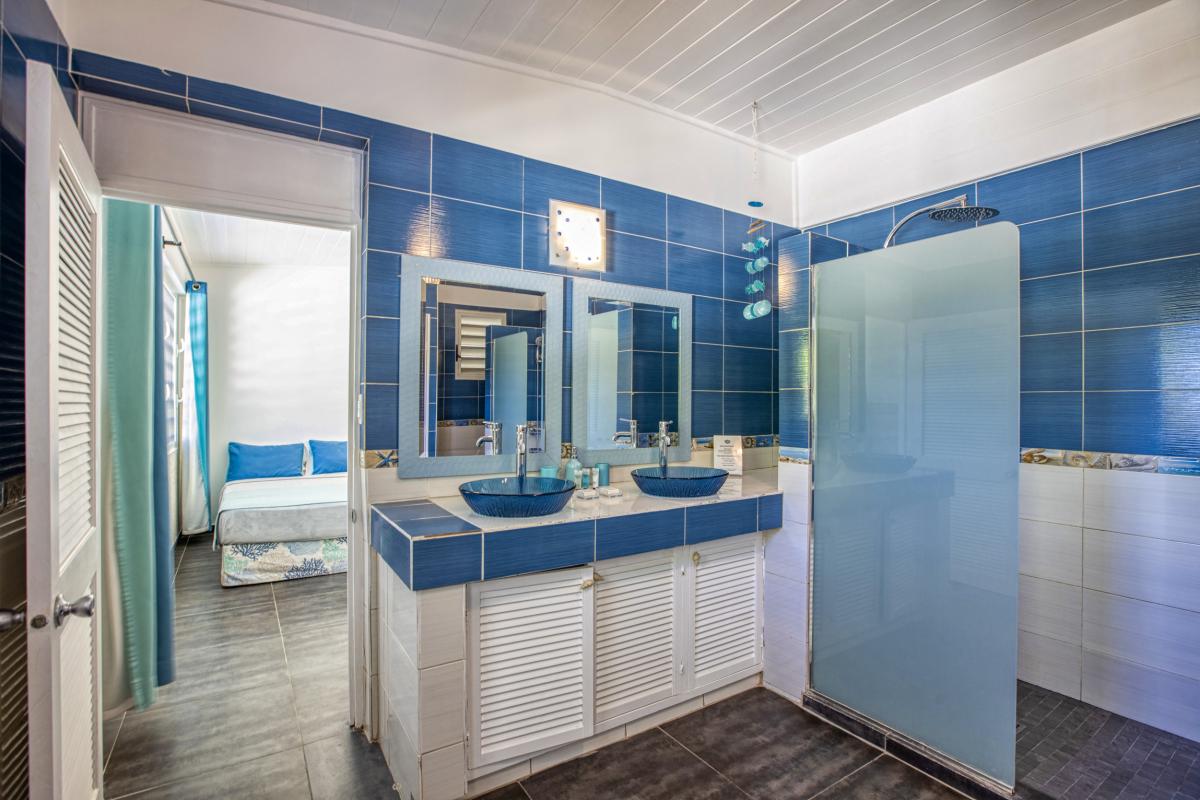 27_Location villa 4 chambres Beacon Hill Saint Martin - salle de douche